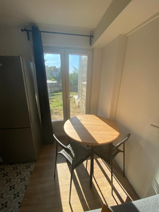 Une Pause En Ile De France - 450 M Rer E Villiers-sur-Marne Exteriör bild